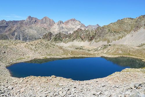 HRP & GR11: wilde Pyreneeën, avontuur en pure bergen. Koop nu indrukwekkende natuurfotografie als canvas of muurschildering - vrijheid op de paden van de Alpenpaden.