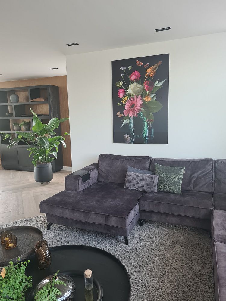 "Royal Deluxe" still life in a glass vase Sander van Laar  by Fine Art Flower - Artist Sander van Laar 