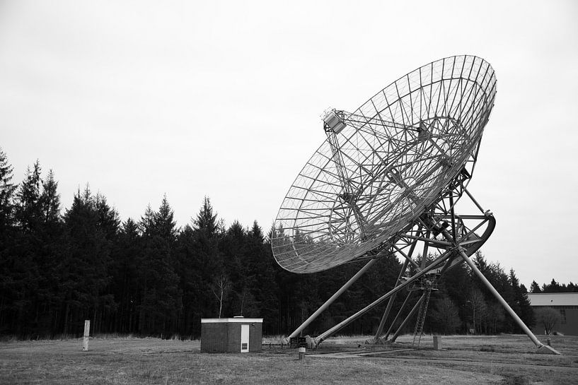 Radio telescopes Westerbork by Niels van Dijk