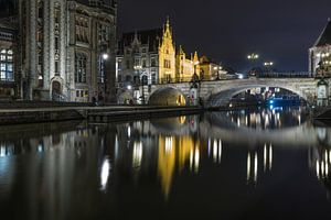 Die St. Michael-Brücke Reflexion im Lys in Gent