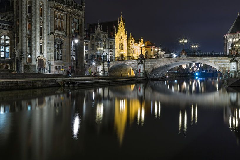 De reflectie van de Sint Michielsbrug in de Leie in Gent van MS Fotografie | Marc van der Stelt