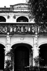Alte Fassaden von Hoi An in Schwarz-Weiß