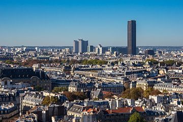 Gezicht op moderne en historische gebouwen in Parijs, Frankrijk