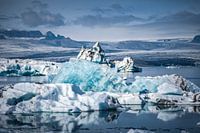 IJs in gletsjesmeer Jokulsarlon in IJsland