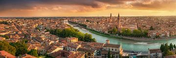 Skyline panorama van de stad Verona in Italië van Voss fotografie