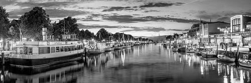 Vissershaven Warnemünde in zwart-wit