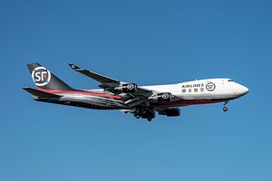 Wunderschöne Boeing 747-400 ERF Frachtmaschine der SF Airlines kurz vor der Landung auf dem Frankfur