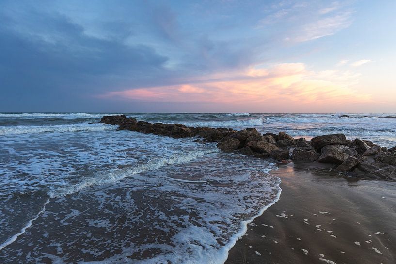 Beautifully coloured sky on the French coast by OCEANVOLTA