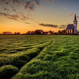 Church Den Hoorn Texel bei Sonnenaufgang von John Leeninga
