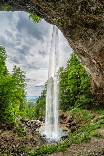 Uitzicht op de Wildenstein waterval in de gemeente Gallizien
