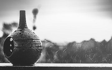 Still Life melancholie Mood - Eine aus Ton gebrannte Vase von Jakob Baranowski - Photography - Video - Photoshop