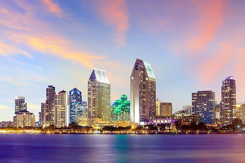 Skyline van de binnenstad vanuit Coronado, San Diego, Verenigde Staten