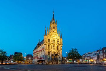 Gouda. Stadhuis op De Markt van Gerrit de Heus