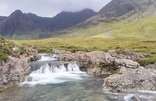 Fairy Pools Wasserfälle mit Black Cullins als Hintergrund