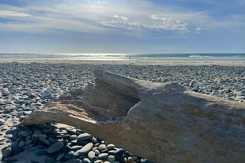 De gelaagdheid van de elementen hout, steen, zee en lucht