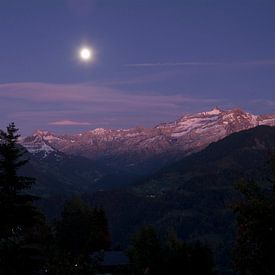 Mond über den Alpen, Schweiz von Marcel Admiraal