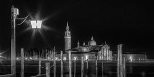 VENEDIG San Giorgio Maggiore bei Nacht sw | Panorama  von Melanie Viola