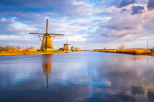 Water landscape with the windmills of Kinderdijk