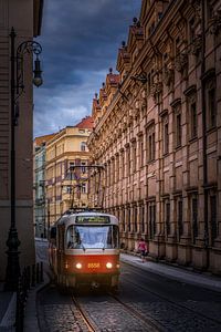 Praagse Oude Tram van Iman Azizi