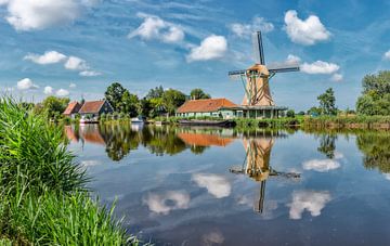 Moulin à vent De Pauw sur le Nauernasche Vaart, Nauerna, Hollande du Nord, Pays-Bas sur Rene van der Meer