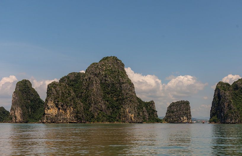 Ha Long Bay, Vietnam by Patrick Fotografeert