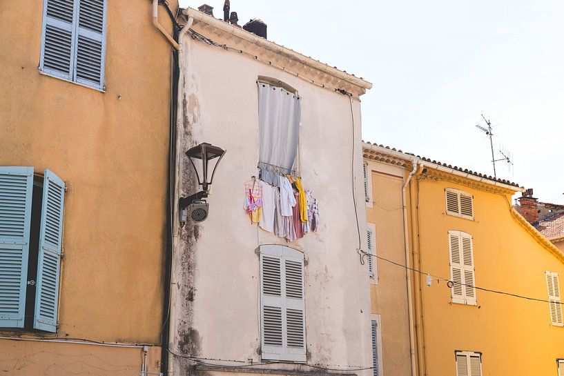 Windows in France / Travel Photography by Annelies Hoek