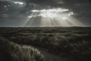 Dünen mit bedrohlichem Himmel