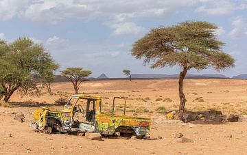 Car in the Sahara desert (Erg Chegaga - Morocco) by Marcel Kerdijk