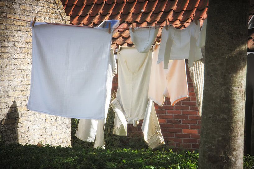 Wäsche im Wind hängen von Jan Brons