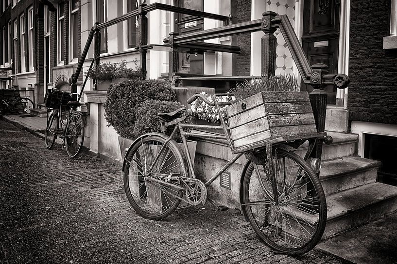 Amsterdam Nostalgische Fiets zwart wit van Marlika Art