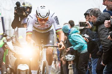 Mahieu van der Poel dans le Prix E3 sur Leon van Bon