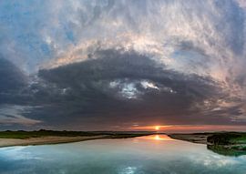 Texel Slufter Shelf Cloud Bizarre lucht wolken van Richard Heerschap Fotografie