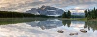 Mount Rundle en Two Jack Lake, Banff National Park, Alberta, Canada van Alexander Ludwig thumbnail