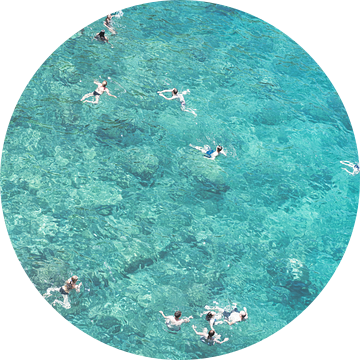 Zwemmen in een turquoise zee