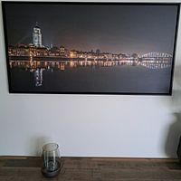Photo de nos clients: Skyline Deventer de nuit par Hans Brasz, sur toile