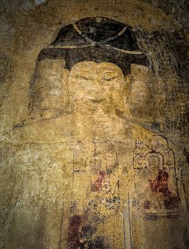 Verwitterter Buddha in Gold-, Braun- und Rot-Tönen von Affect Fotografie