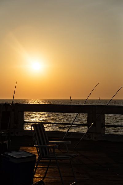 relax on the harbor head by Christophe Fruyt