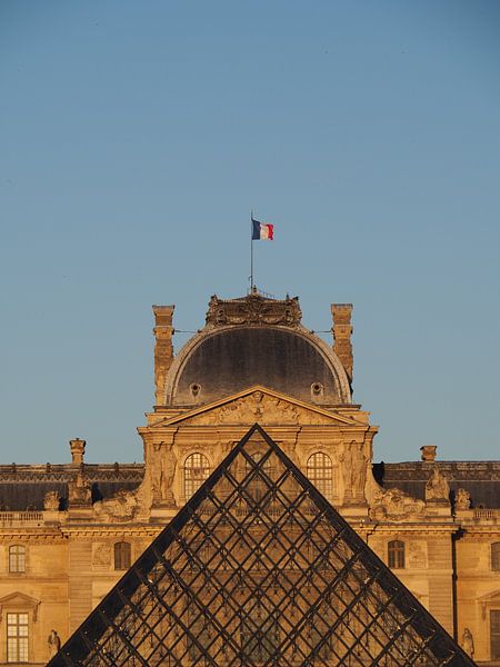Louvre Museum by Hello Pompoyo