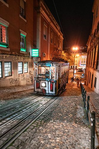 De tram van Lissabon in kleur