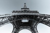 La Tour Eiffel à Paris / noir et blanc par Werner Dieterich Aperçu