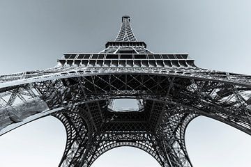 Eiffel Tower in Paris / black and white by Werner Dieterich