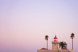 Vuurtoren bij zonsopkomst in Lagos, Algarve - Portugal van Karlijn Meulman