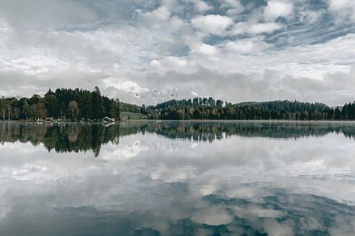 Mountain Mirror Lake
