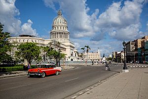 Havana, Het Capitool en een rode cadilac