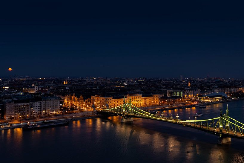 Budapest by Hello Pompoyo