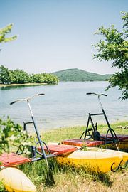 Pédalo sur le lac sur Patrycja Polechonska