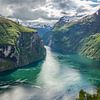 Uitzicht over Geirangerfjord, Noorwegen van Dirk Jan Kralt
