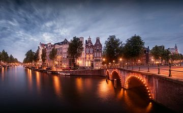 Amsterdam at night van Thomas Kuipers