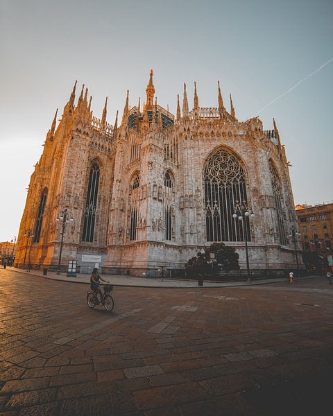 Milan by Hello Pompoyo