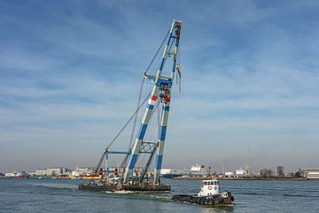 De Matador onderweg in de haven van Rotterdam. van Jaap van den Berg